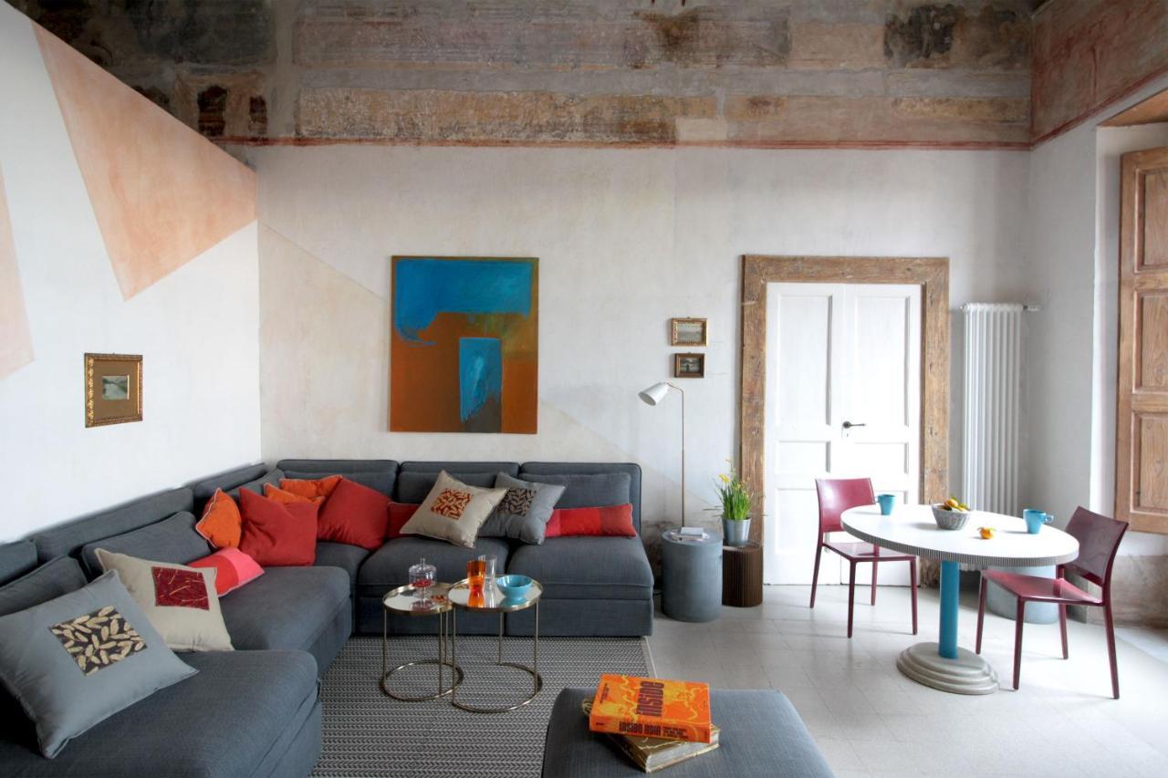 Starhost - Trotula Charming Houses Salerno Bagian luar foto